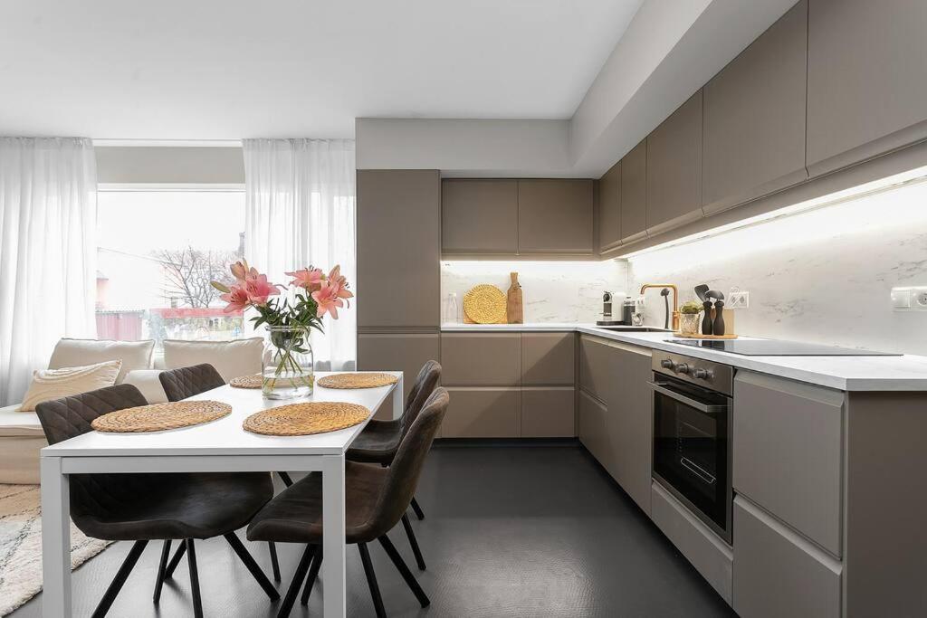 Appartamento Cheerful 3br Down Town Newly Renovated *